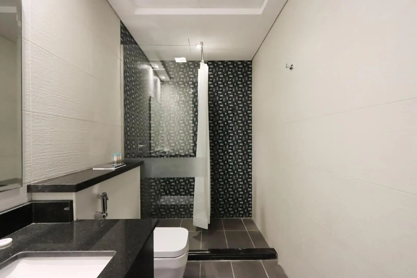 Livbnb-Spacious 2 Bedroom In Dubai Marina With Balcony Apartment