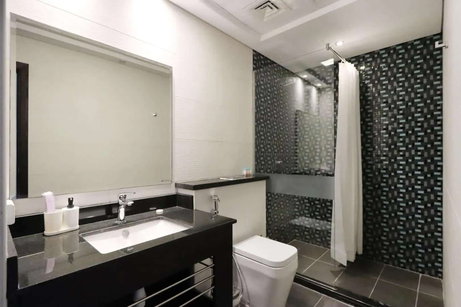 Livbnb-Spacious 2 Bedroom In Dubai Marina With Balcony Apartment