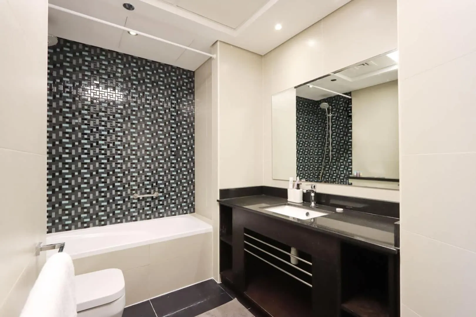 Livbnb-Spacious 2 Bedroom In Dubai Marina With Balcony Apartment